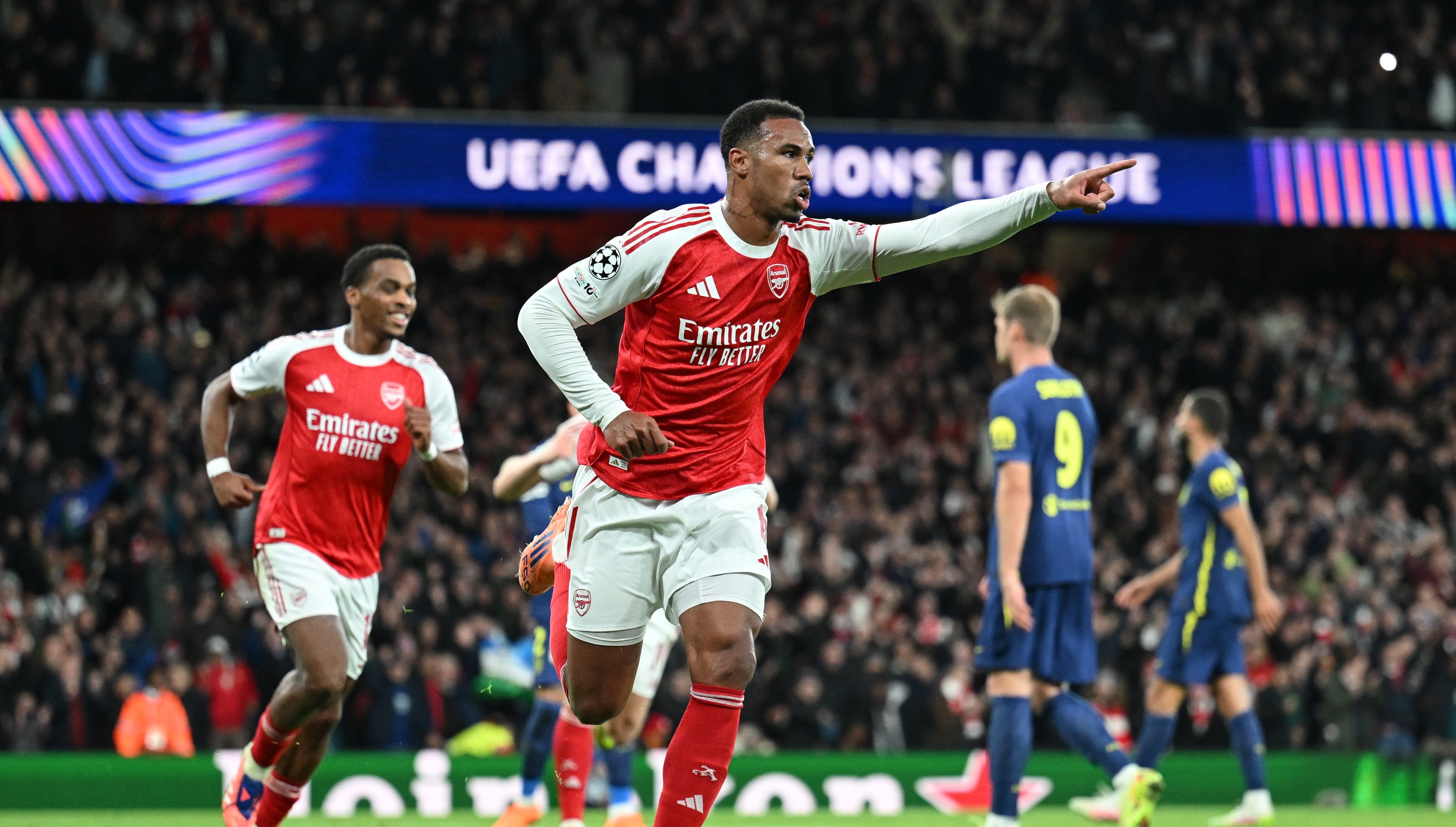 Η Ευρώπη βλέπει… αστεράκια με αυτή την Άρσεναλ! (vids)