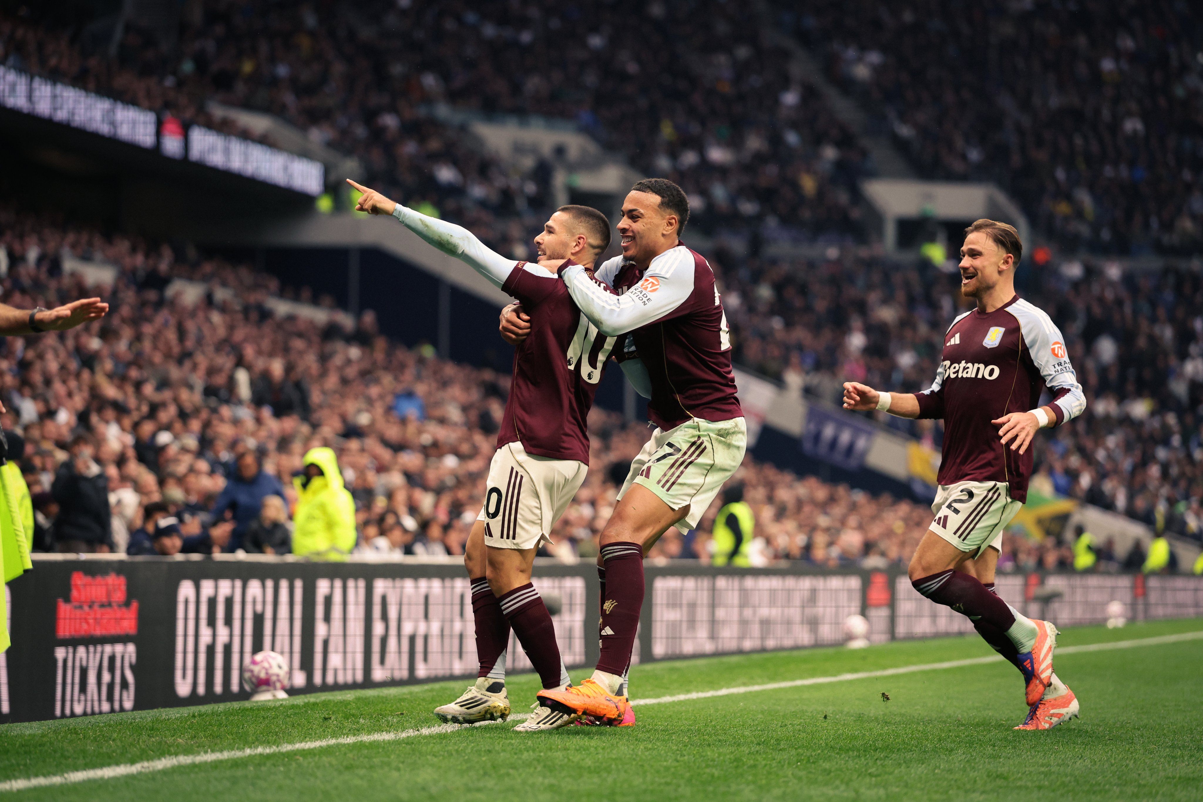 Οι «χωριάτες» έστησαν γλέντι στο Λονδίνο – Μεγάλη νίκη της Άστον Βίλα