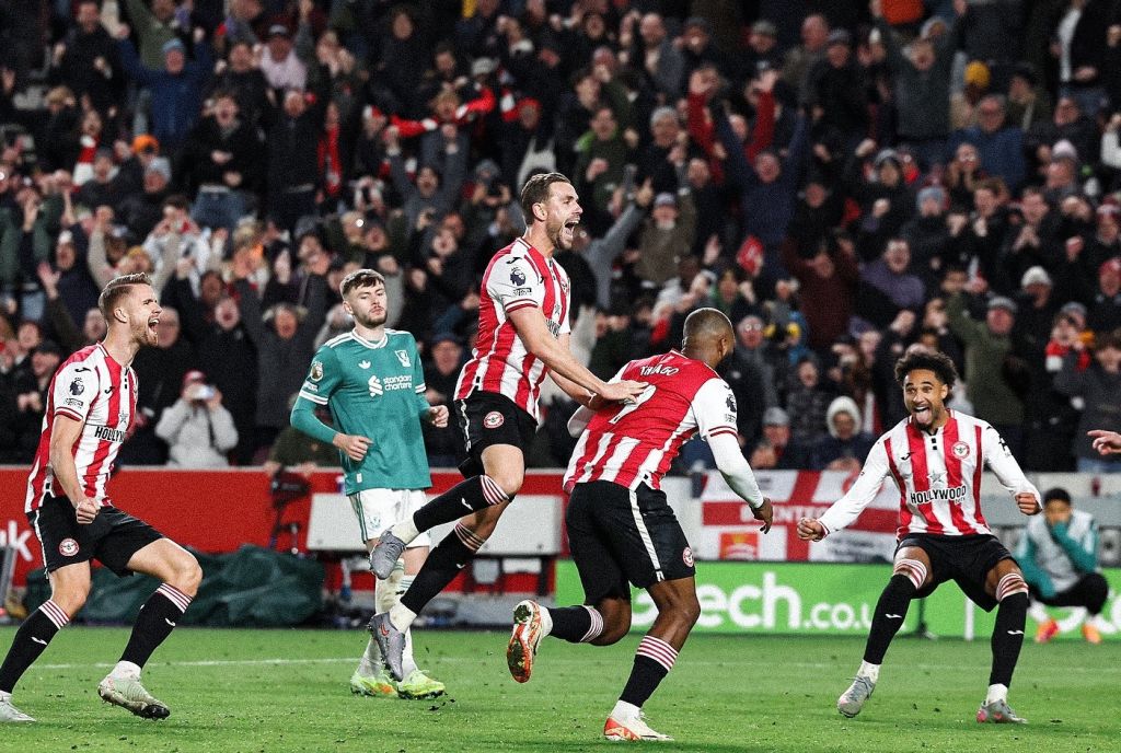 Bee-tiful Μπρέντφορντ: Νίκησε άνετα και εύκολα τη Λίβερπουλ (vid)