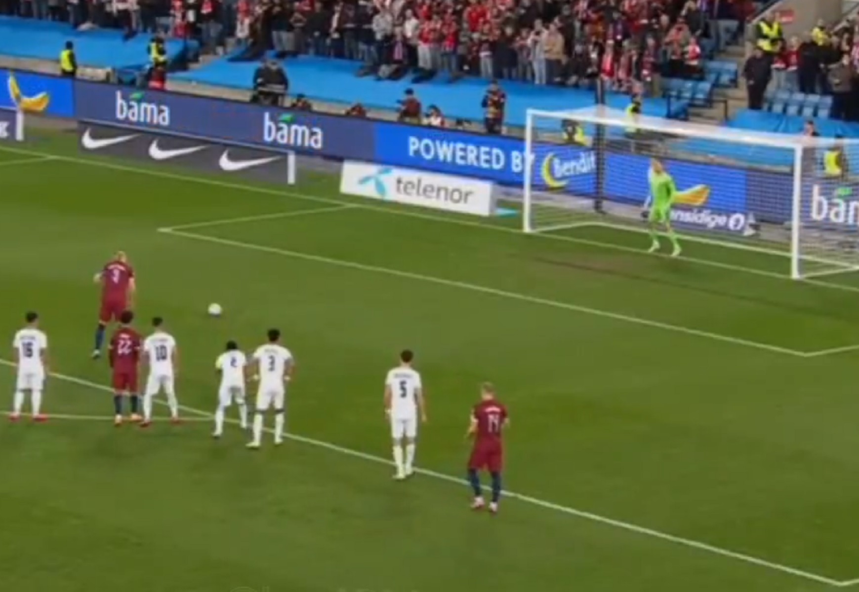 Ο Έρλινγκ Χάαλαντ έχασε δύο πέναλτι σε δύο λεπτά (vid)