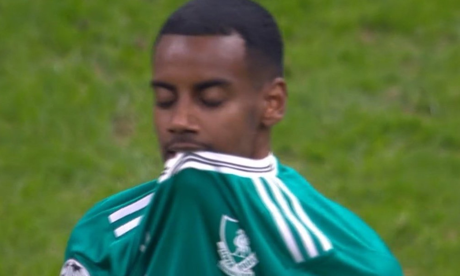 Αυτό το στατιστικό είναι ντροπή για Λίβερπουλ και Ίσακ!