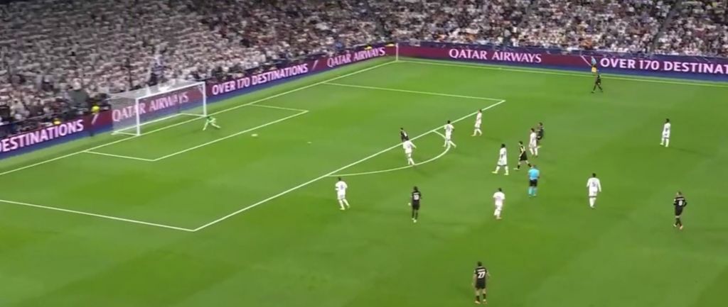 Τα… ρέστα του ο Κουρτουά: Απίθανες επεμβάσεις κόντρα στη Γιουβέντους! (vids)