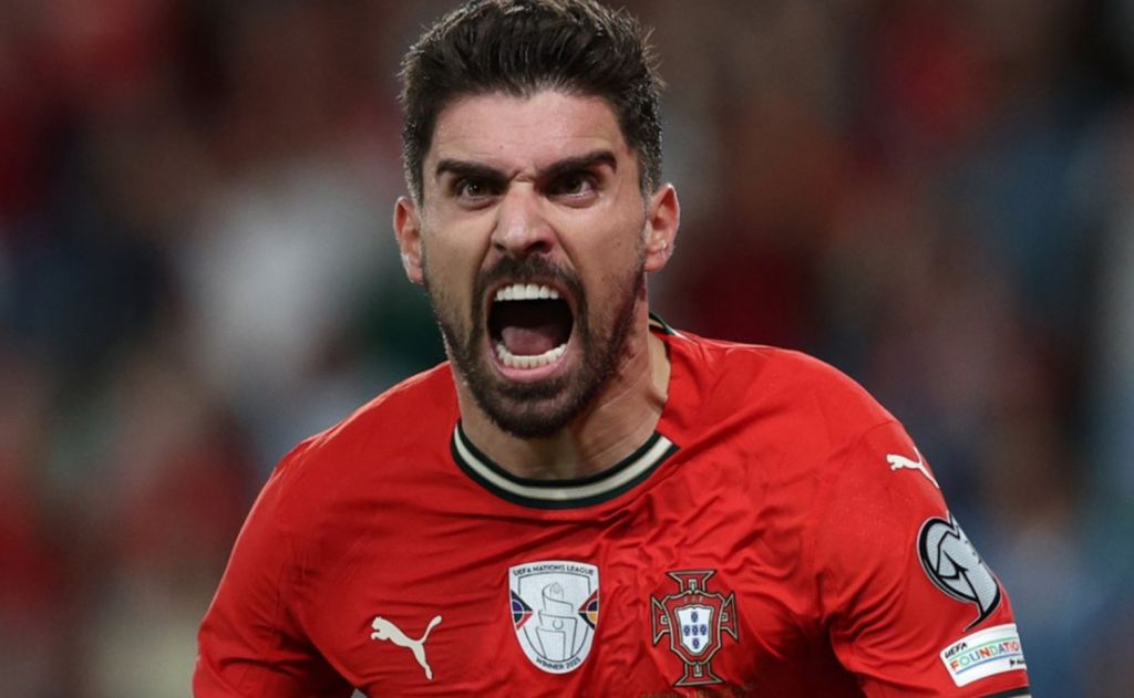 Μαγικές στιγμές στο ματς της Πορτογαλίας: Ο Νέβες την… ξελάσπωσε! (vid)