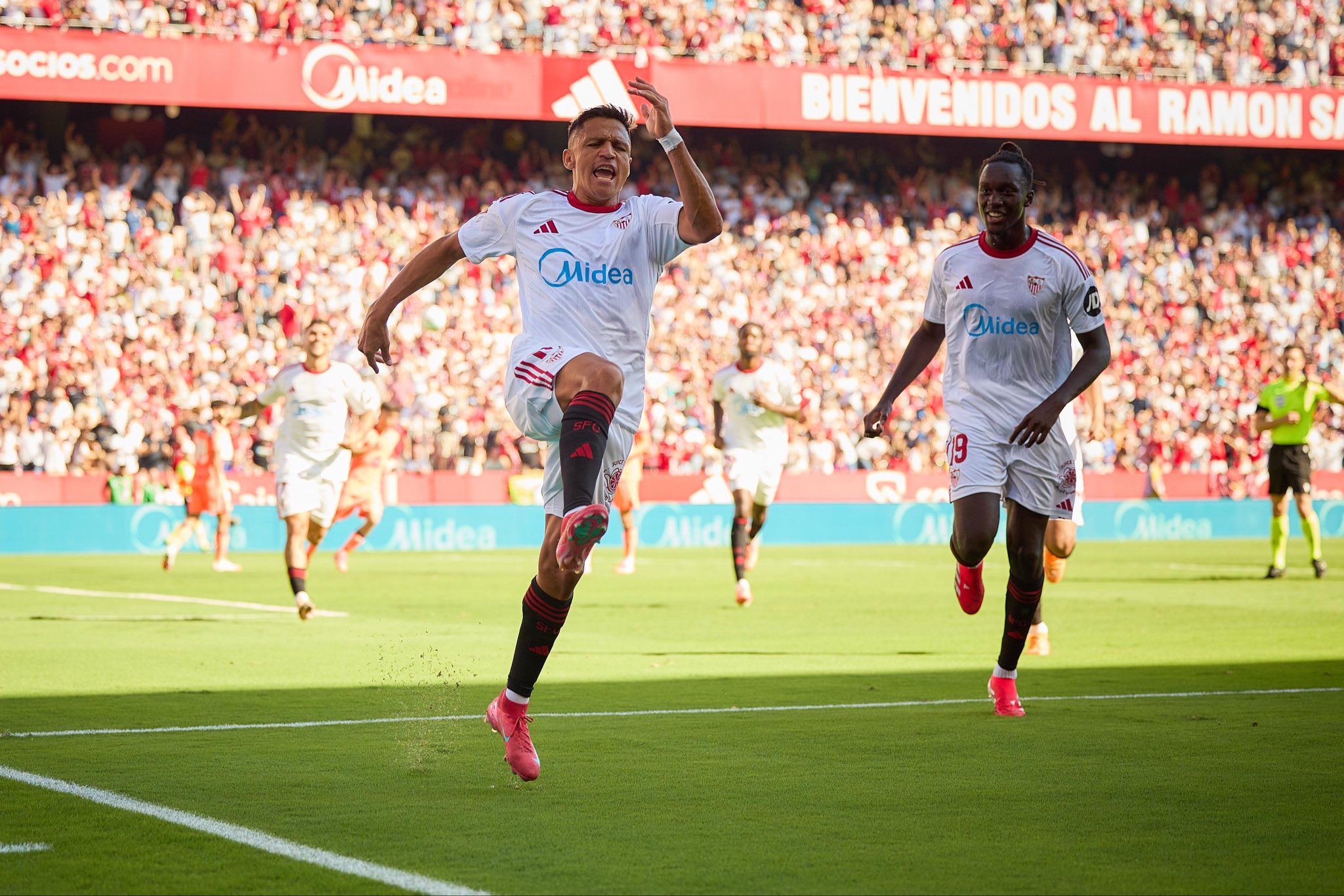 Αλμέιδα και Βλαχοδήμος ταπείνωσαν τη Μπαρτσελόνα – Πάρτι της Σεβίλλης (vid)