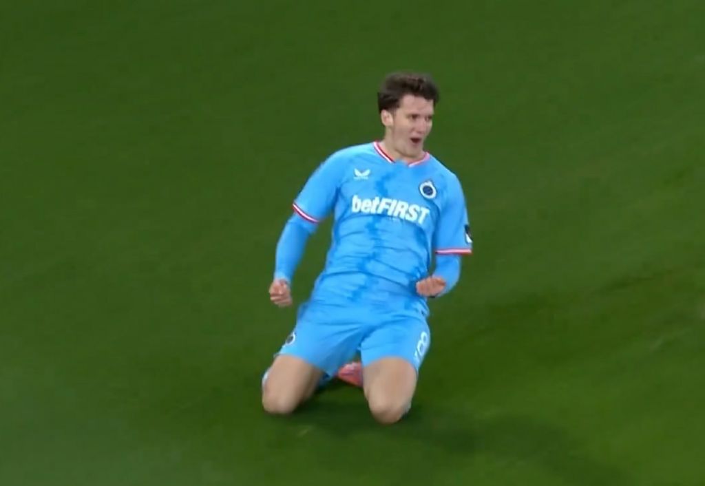 Χρήστος Τζόλης: Γκολ… τρίποντο στη μάχη για τον τίτλο (vid)