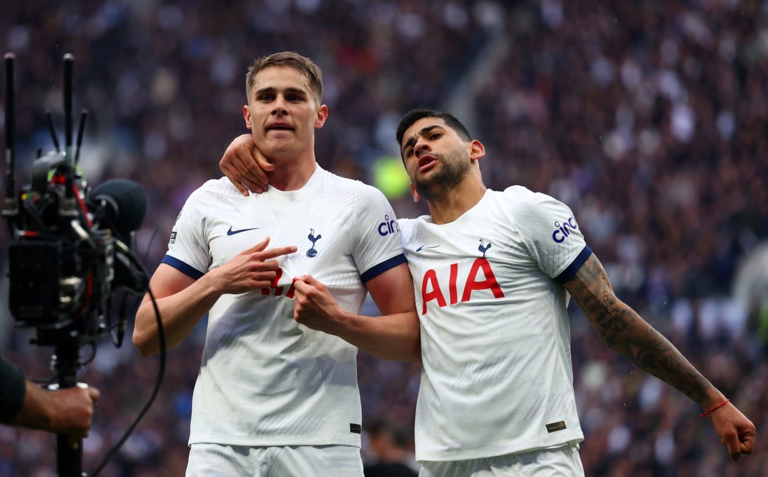 Θρύλος της Τότεναμ είπε: «Έχουμε άμυνα σαν της Άρσεναλ – Βαν ντε Βεν και Ρομέρο σαν τα στόπερ τους»