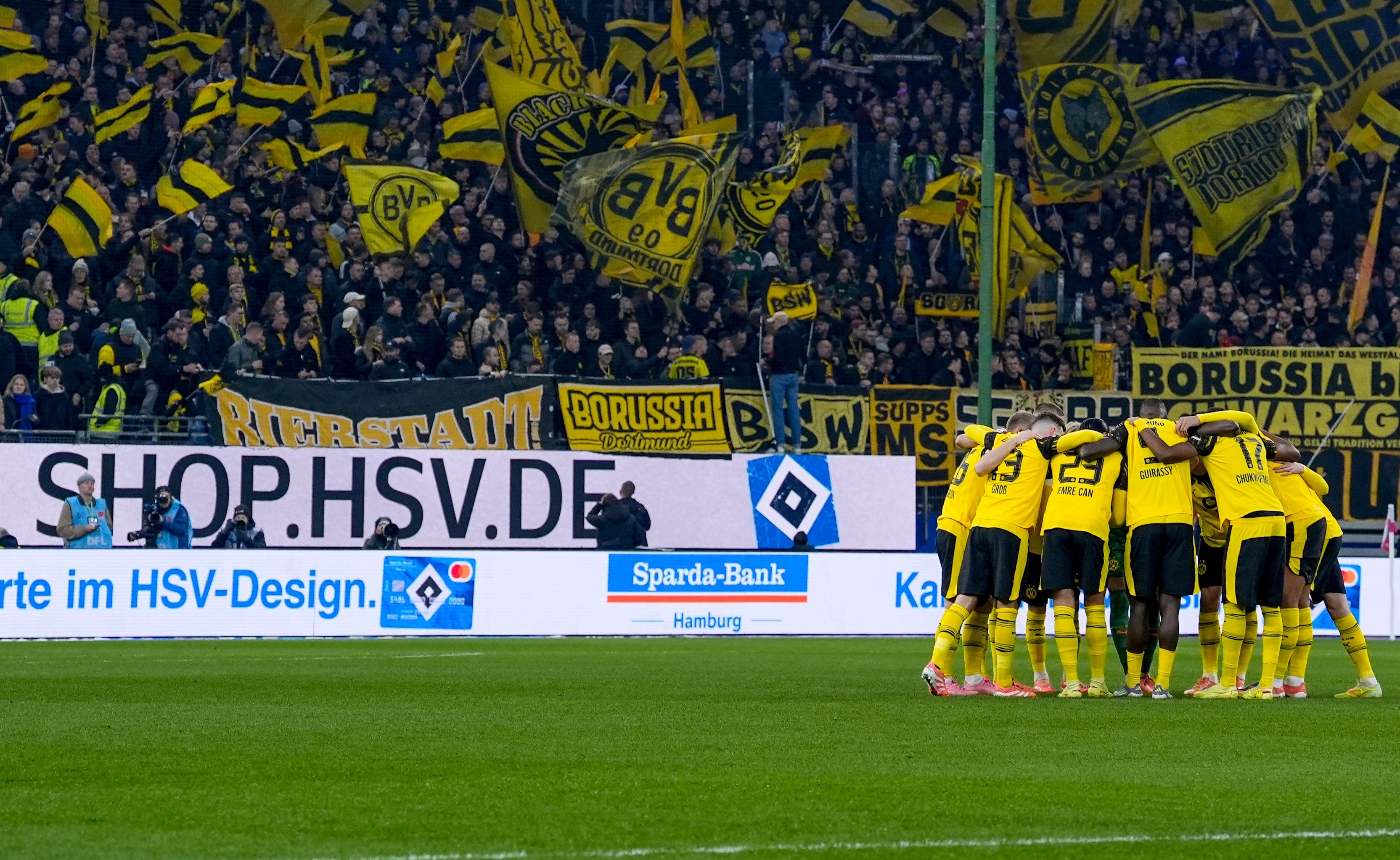 Ακατάδεκτη η Ντόρτμουντ: Δεν θέλει κανένα δώρο! (vid)