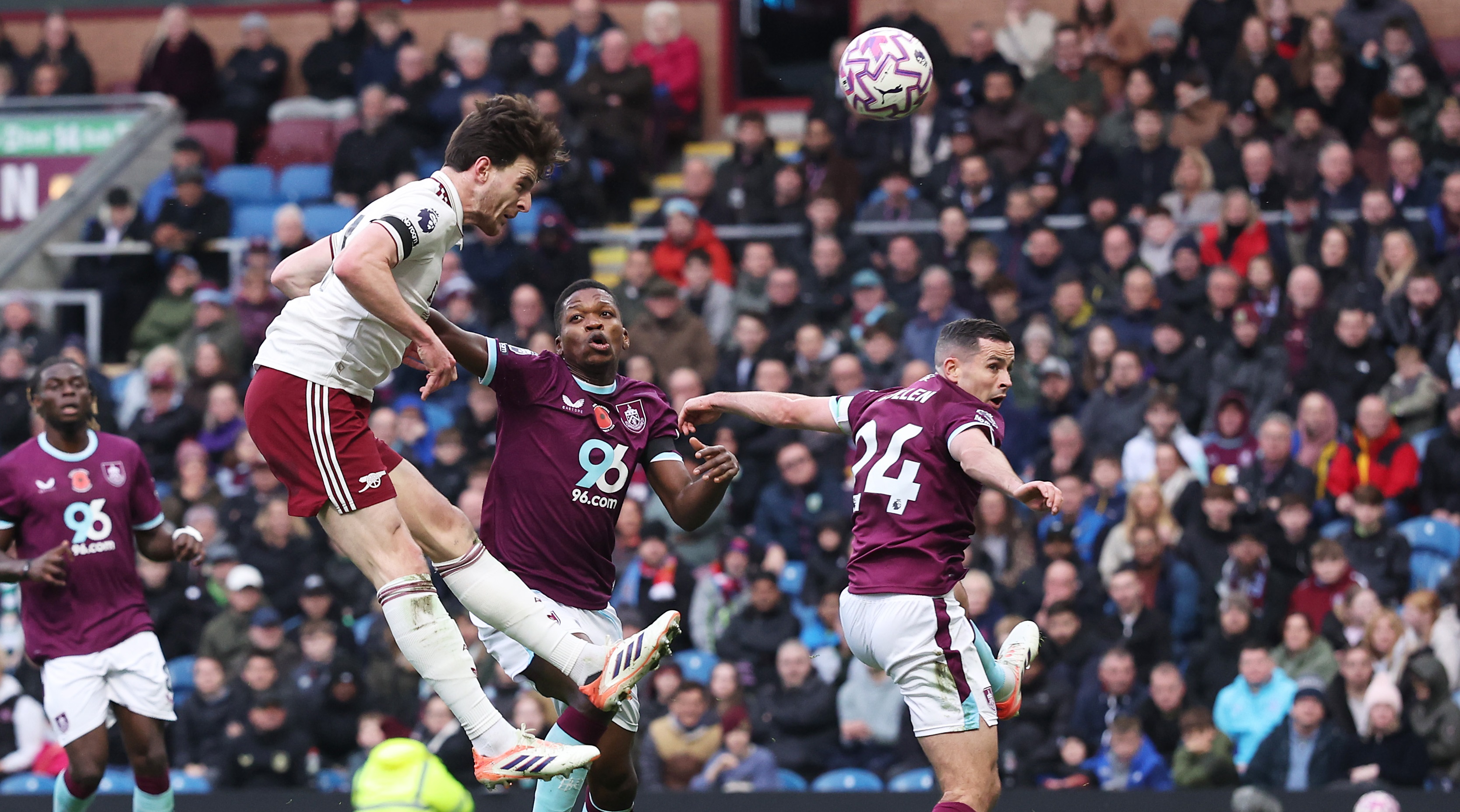 Συνεχίζει να κάνει του… κεφαλιού της η Άρσεναλ! (vid)