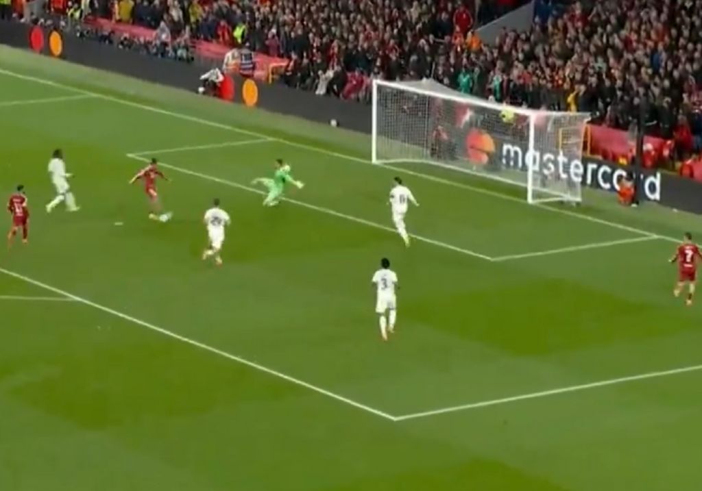 Λίβερπουλ – Ρεάλ Μαδρίτης: Κατέβασε… ρολά ο Κουρτουά, τρελάθηκε ο Σομποσλάι (vid)