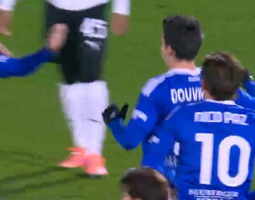 Το κάρφωσε ο Δουβίκας στο Κόμο – Σασουόλο (vid)