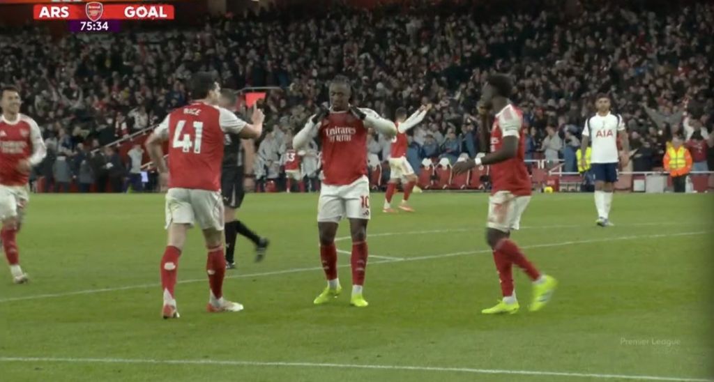 Έγραψε ιστορία ο Έζε με το χατ- τρικ του! (vid)