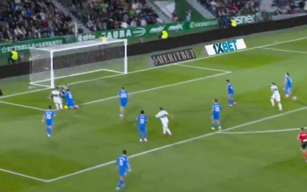 H Ρεάλ Μαδρίτης… έχασε τη μπάλα με την γκολάρα της Έλτσε (vid)