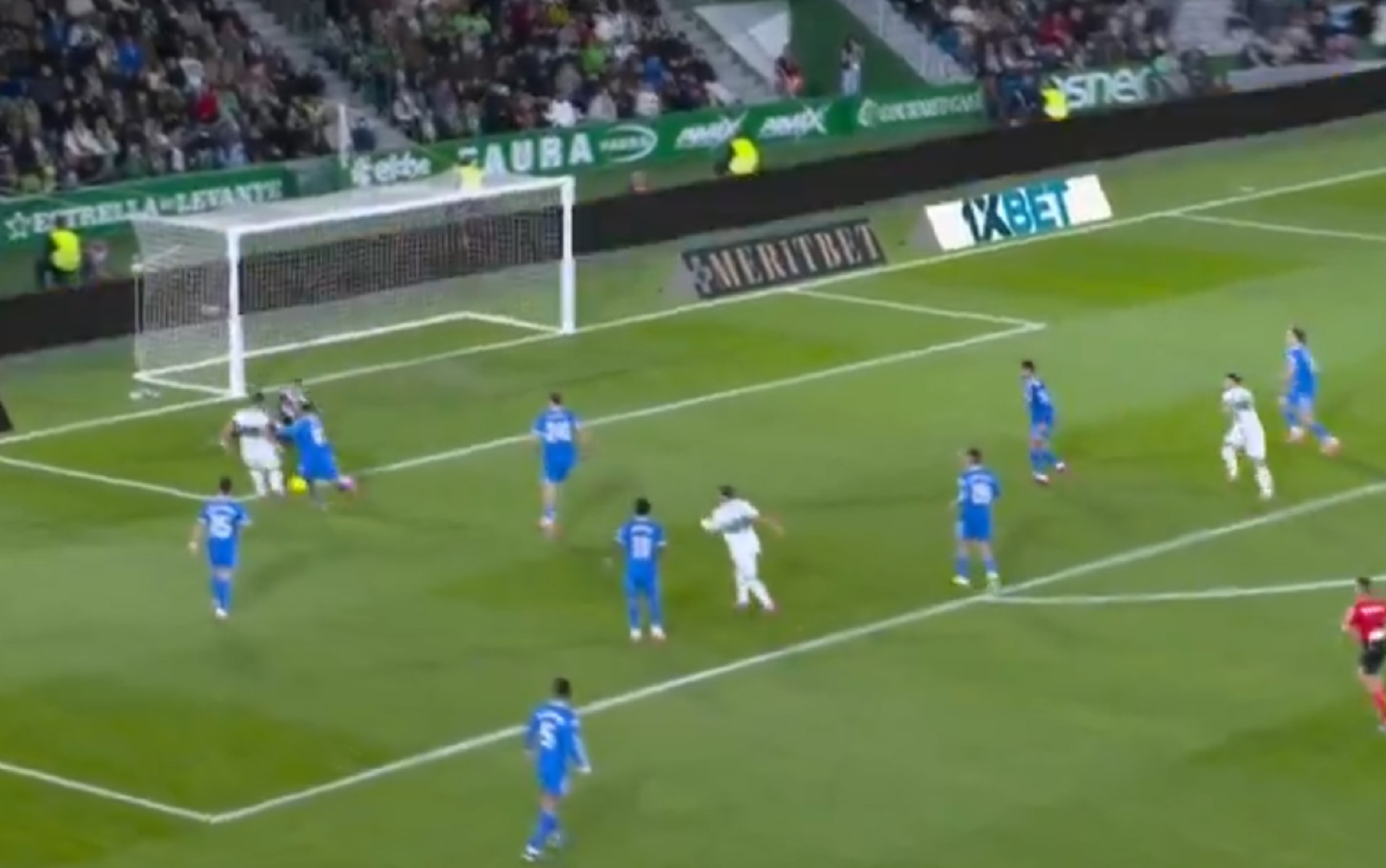 H Ρεάλ Μαδρίτης… έχασε τη μπάλα με την γκολάρα της Έλτσε (vid)