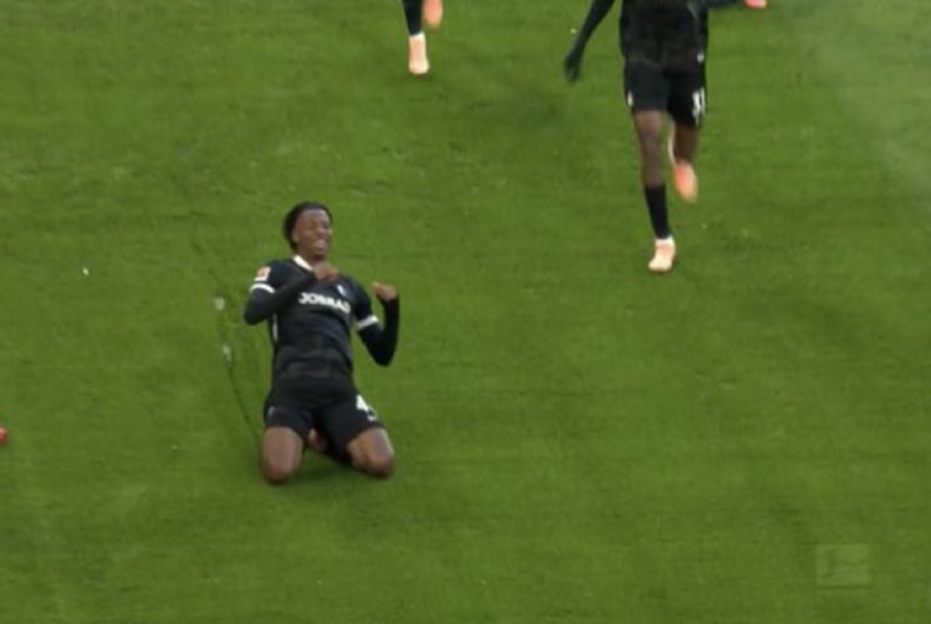 Πατατράκ στο Μόναχο: Μπάγερν – Φράιμπουργκ, 0-2 στο 17′ (vid)