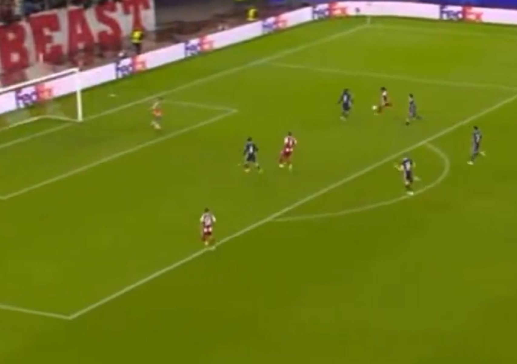 Ολυμπιακός – Αϊντχόφεν: Γκολάρα ο Μάρτινς, κάρφωσε τους Ολλανδούς (vid)