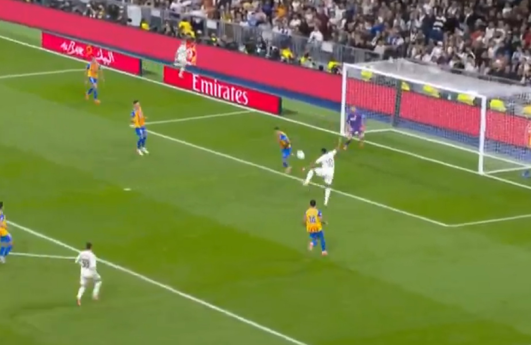 Ο Μπαπέ γιορτάζει το «Χρυσό Παπούτσι» και διαλύει τη Βαλένθια (vid)