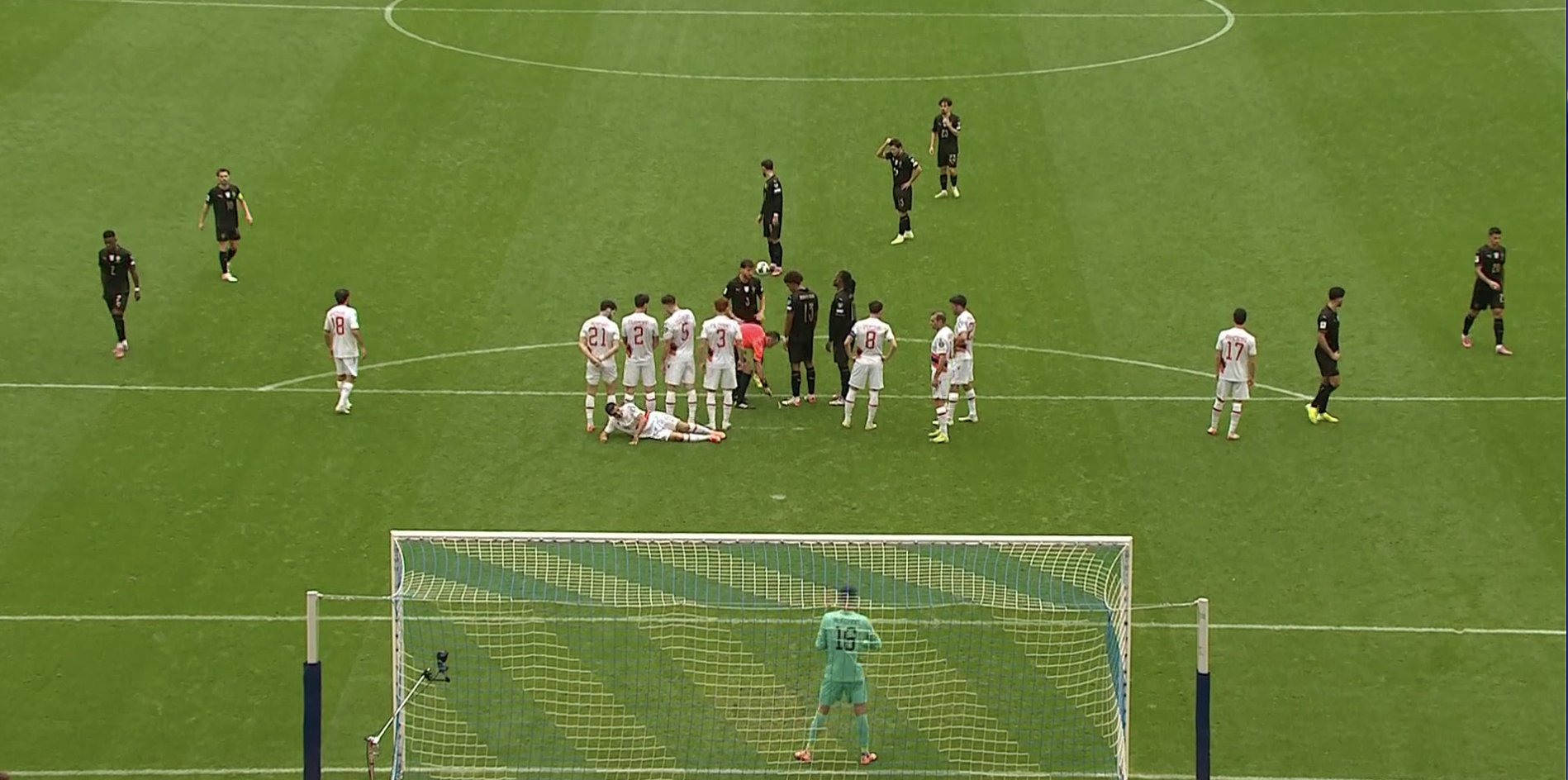 Ζήλεψε και ο Κριστιάνο – Ο Νέβες έκανε την τέλεια εκτέλεση φάουλ και… ΓΚΟΛΑΡΑ (vid)