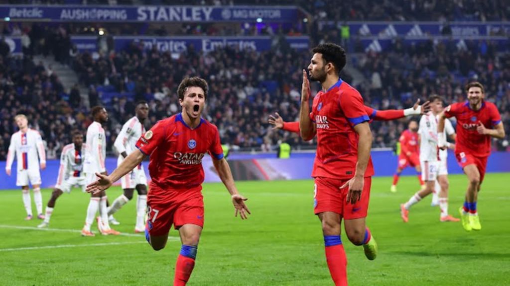 To τρελό buzzer beater του Ζοάο Νέβες στο 95′ στο Λιόν – Παρί Σεν Ζερμέν (vid)