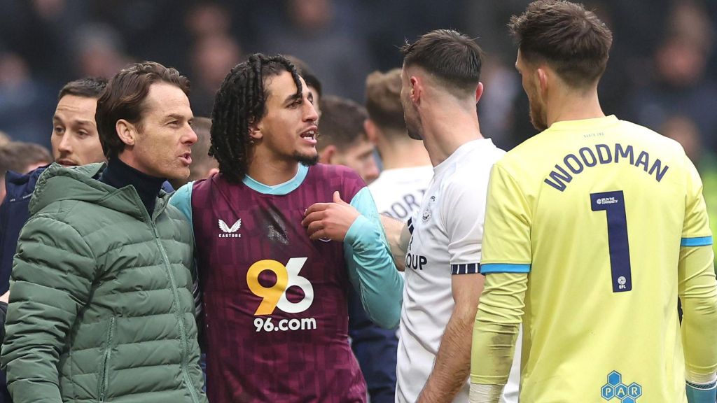 Τιμωρία 9 αγωνιστικών – Η Αγγλία έριξε «γροθιά» στον ρατσισμό!