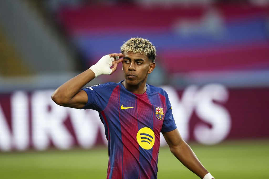 «Αλήτης» Γιαμάλ: Μοίρασε… σακούλες και θα τρέλανε μέχρι και τον Μέσι (vid)