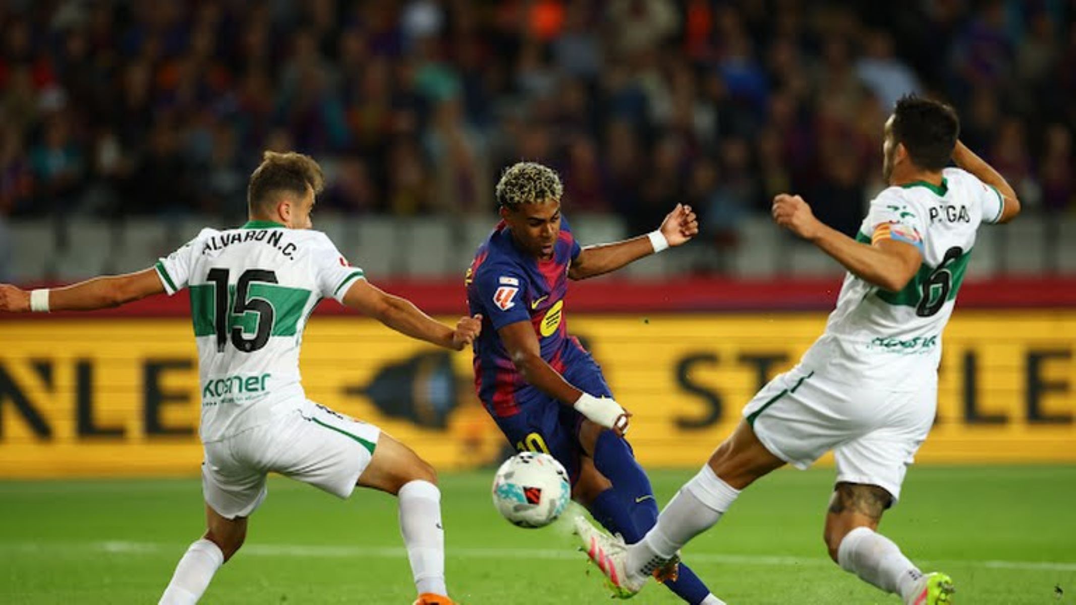 Μπαρτσελόνα – Έλτσε: «Τρίποντο» με σκόρερ Γιαμάλ και τώρα… Τζόλης (vid)