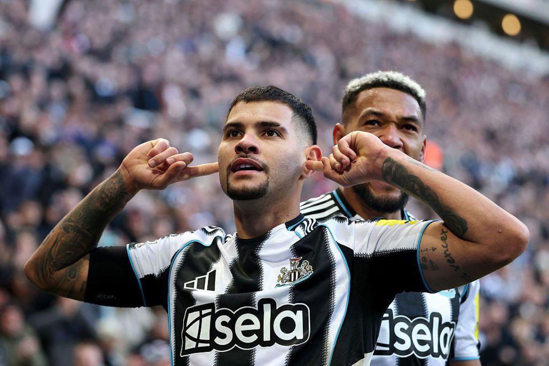 O Μπρούνο Γκιμαράες και η υπέροχη συλλογή εμφανίσεων – Ανάμεσά τους και μια ελληνική (pic)