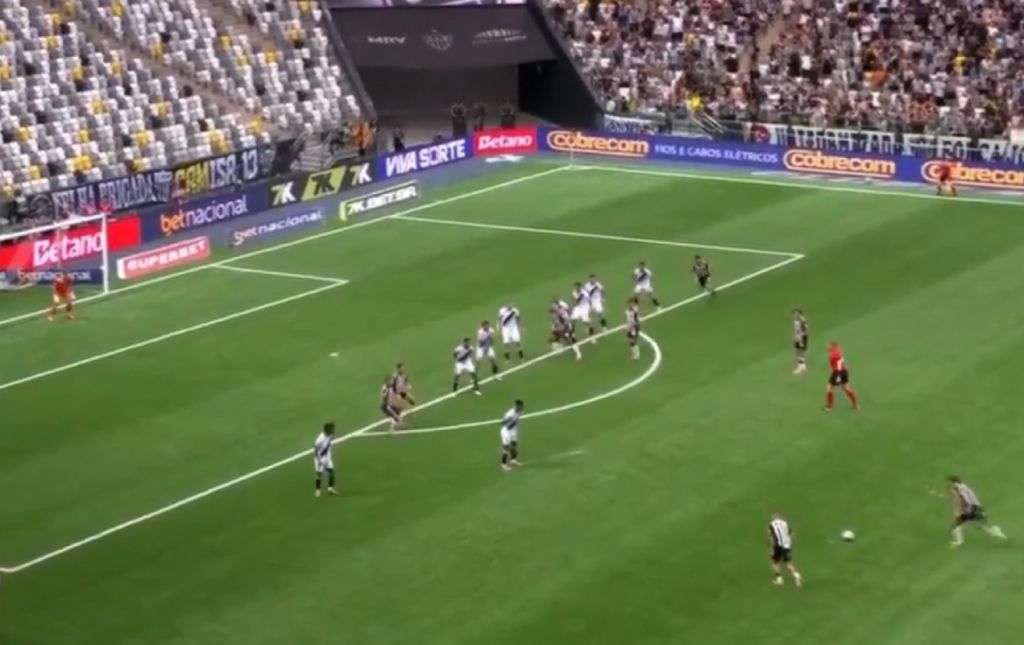 O 39χρονος Χουλκ και η «ρουκέτα» του (vid)