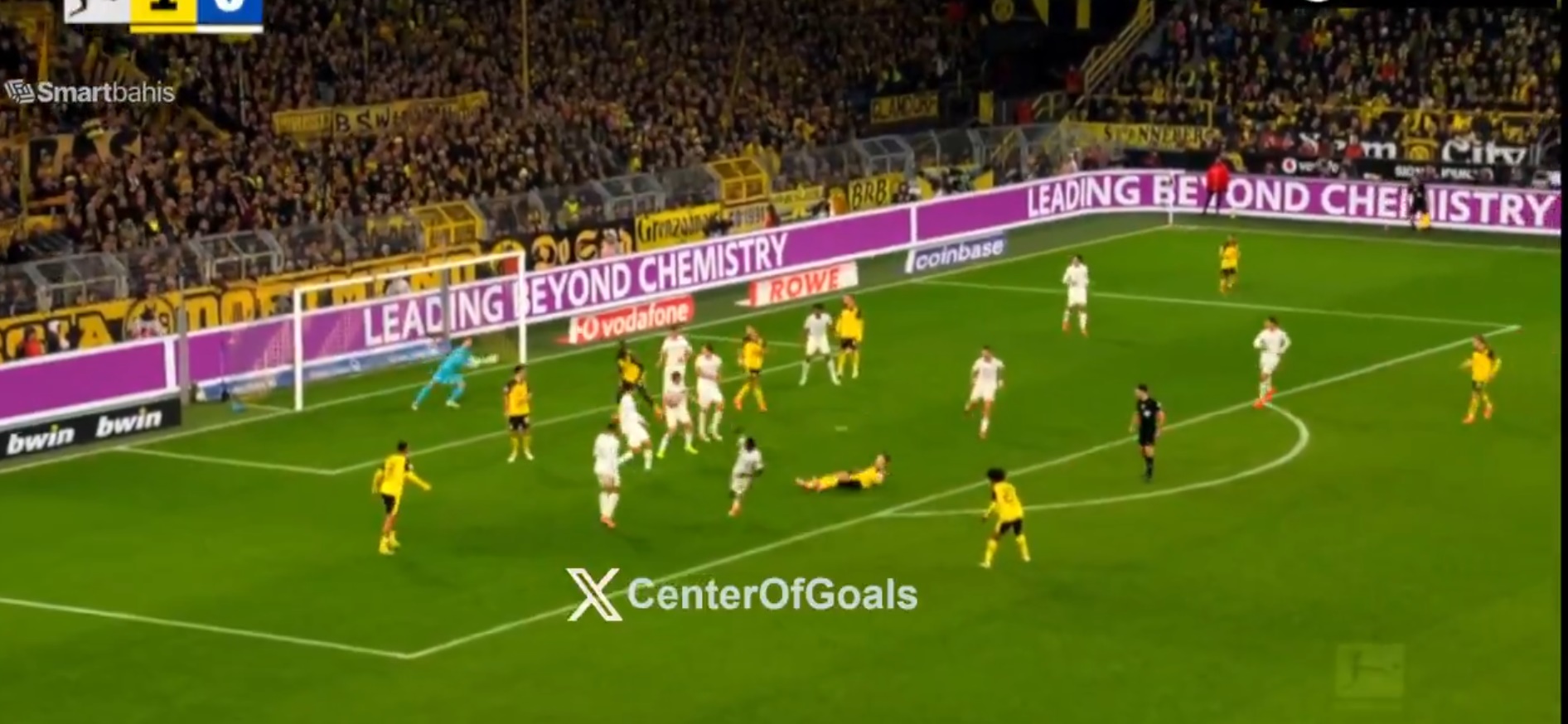 Χωρίς πίεση η Ντόρτμουντ παίζει… μπαλάρα: Υπέροχο γκολ για το 2-0! (vid)